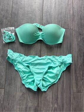 Victoria’s Secret swimsuit set cheeky swim bottoms and top, M, 32C